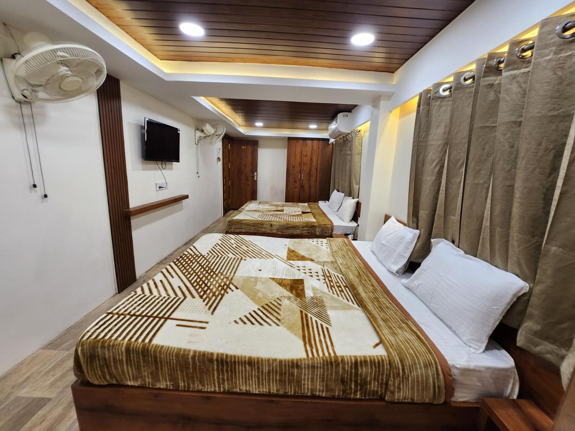 Hotel Anantshree อุจเจน ภายนอก รูปภาพ