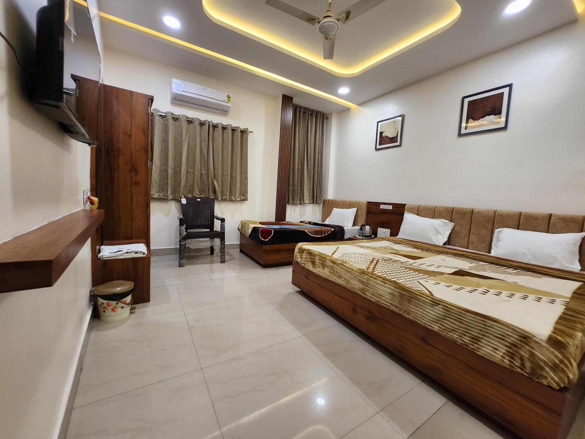 Hotel Anantshree อุจเจน ภายนอก รูปภาพ