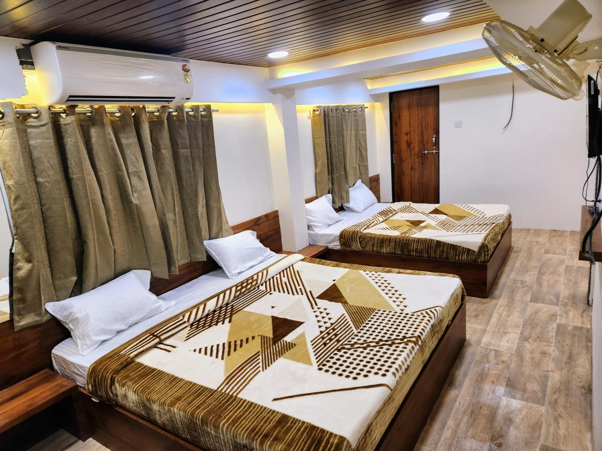 Hotel Anantshree อุจเจน ภายนอก รูปภาพ