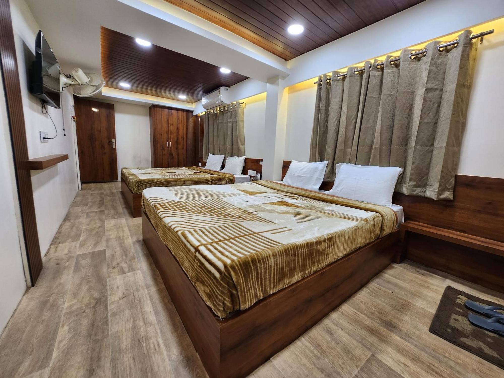 Hotel Anantshree อุจเจน ภายนอก รูปภาพ