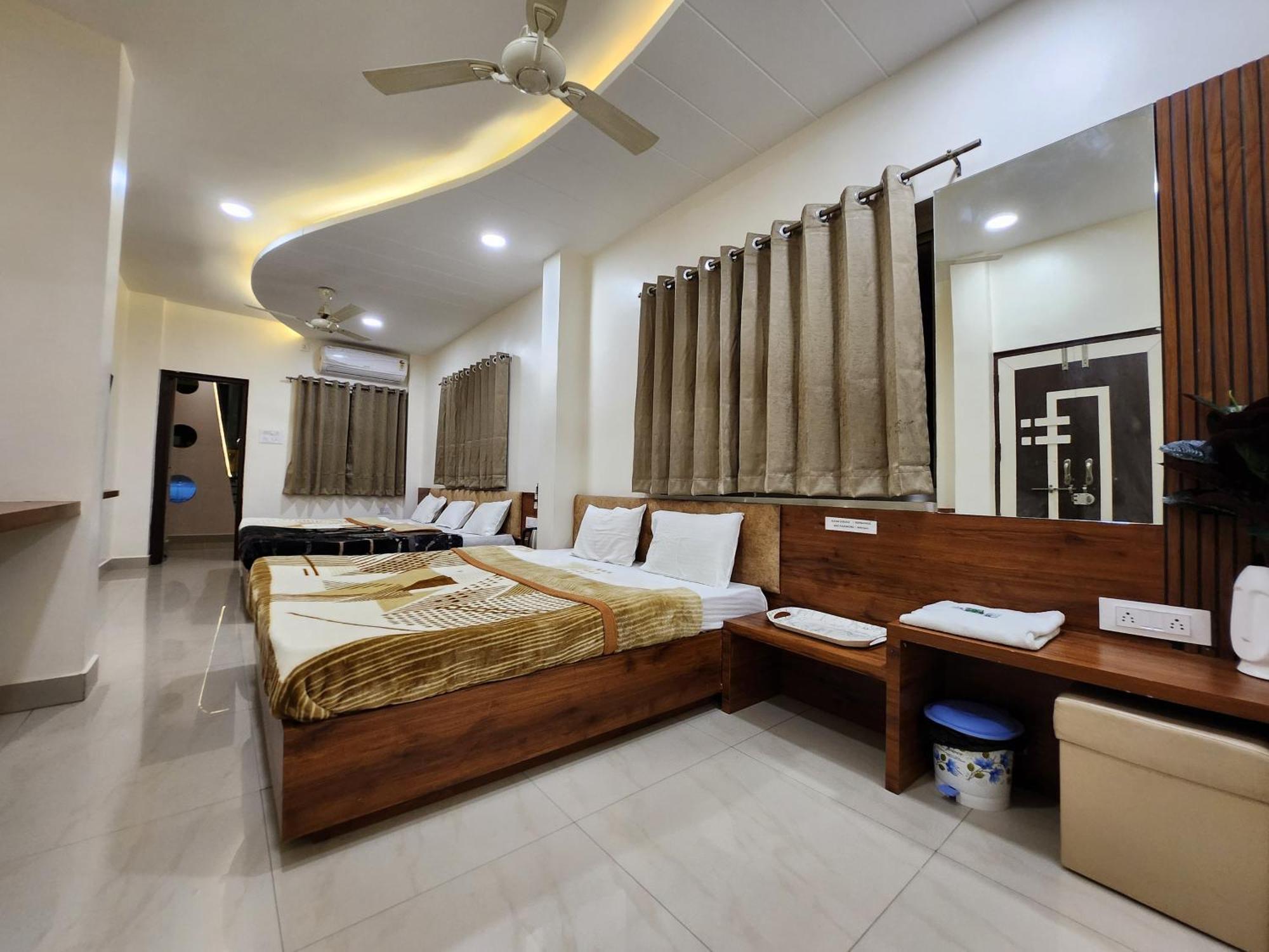 Hotel Anantshree อุจเจน ภายนอก รูปภาพ