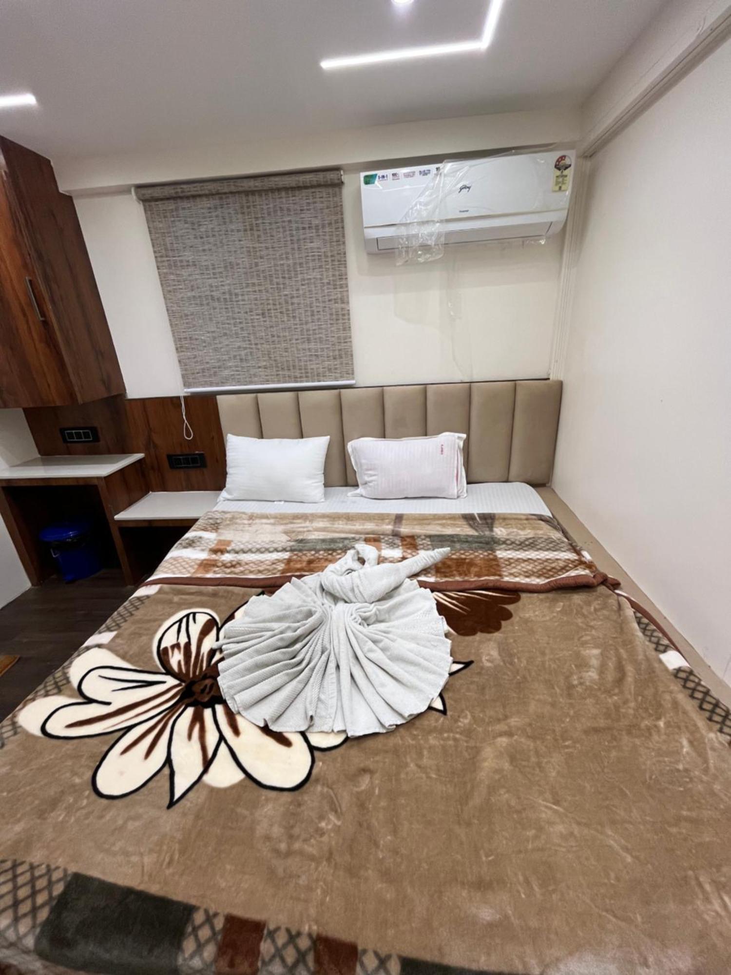 Hotel Anantshree อุจเจน ภายนอก รูปภาพ
