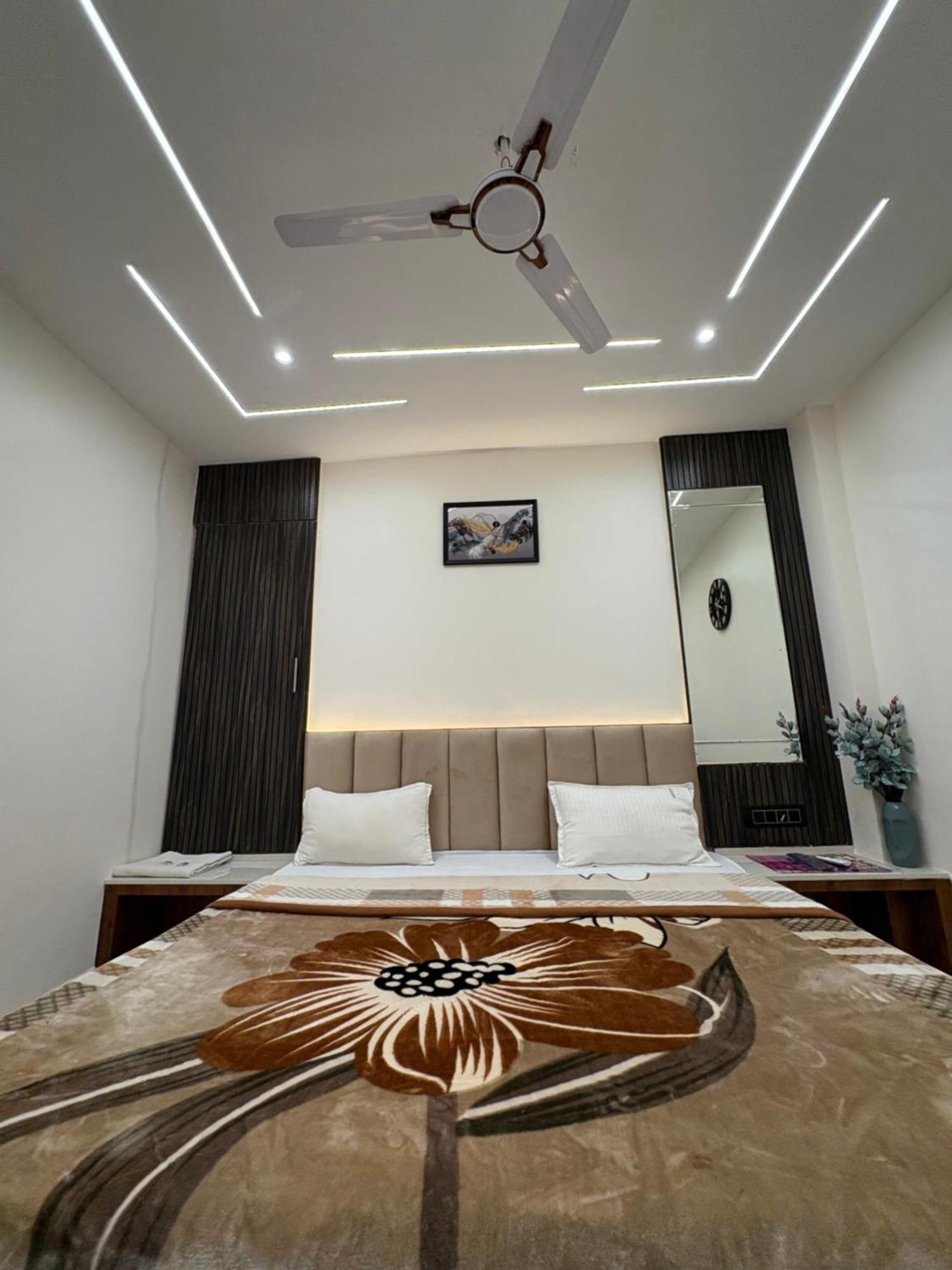 Hotel Anantshree อุจเจน ภายนอก รูปภาพ