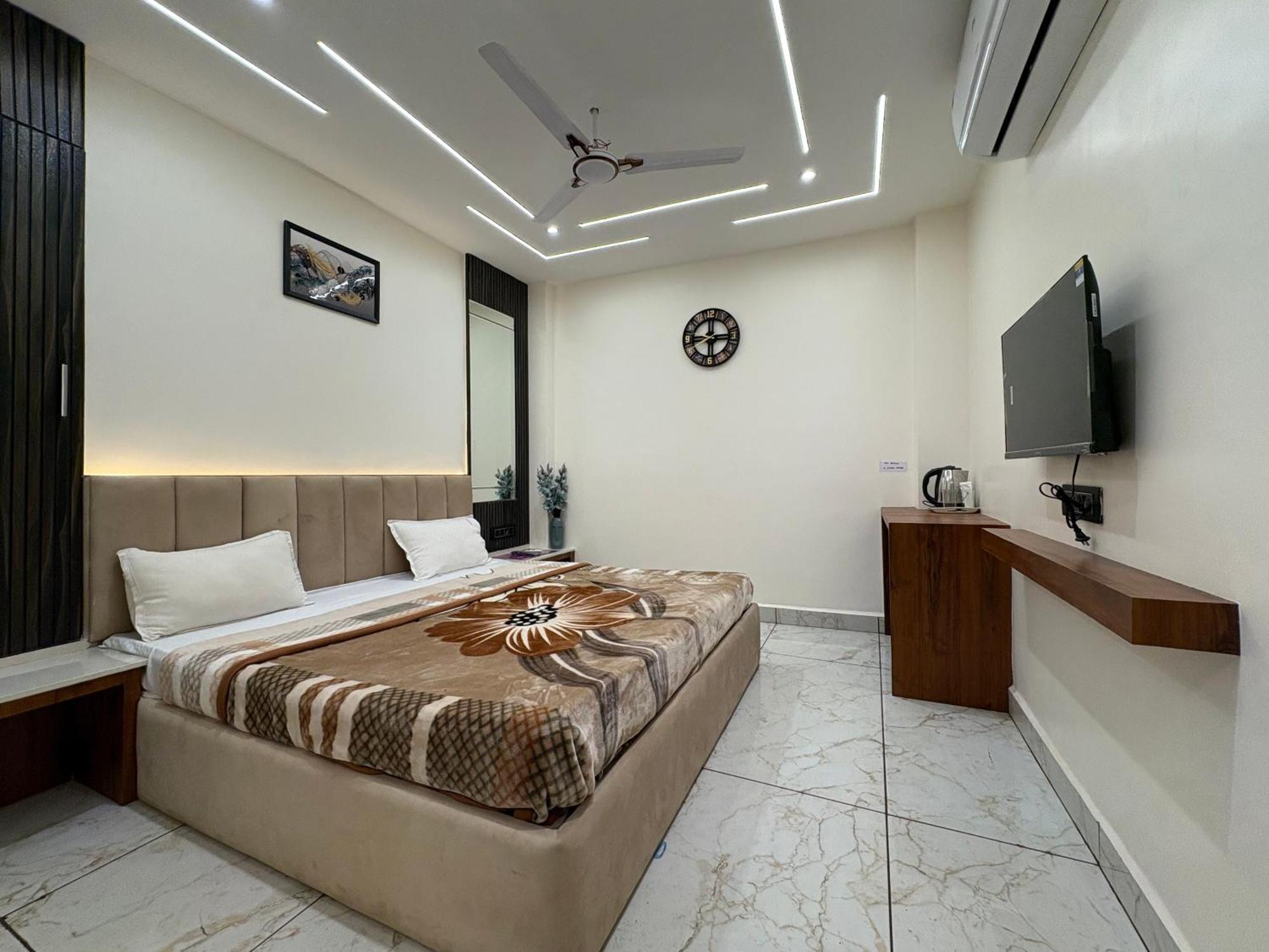 Hotel Anantshree อุจเจน ภายนอก รูปภาพ