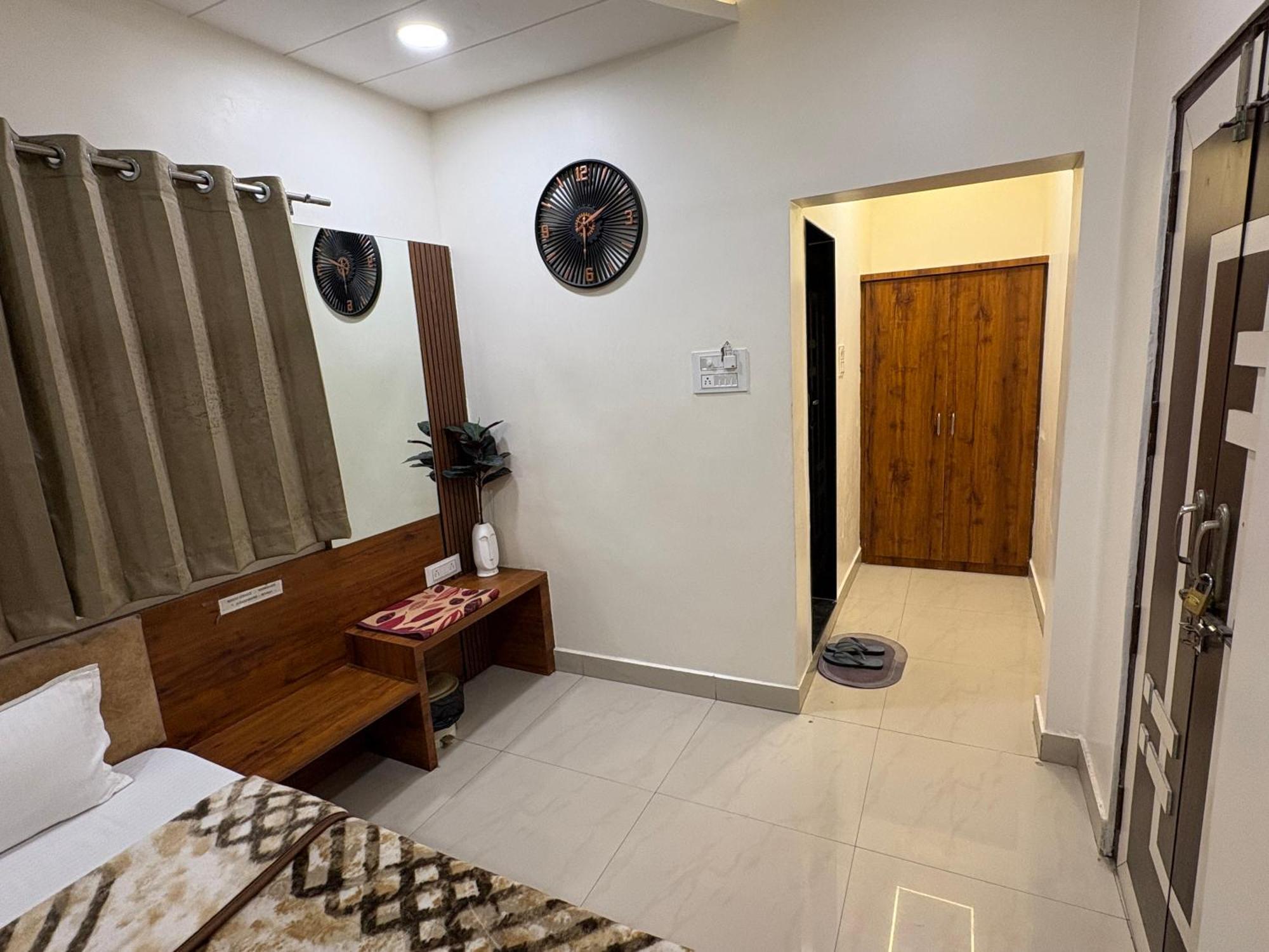 Hotel Anantshree อุจเจน ภายนอก รูปภาพ