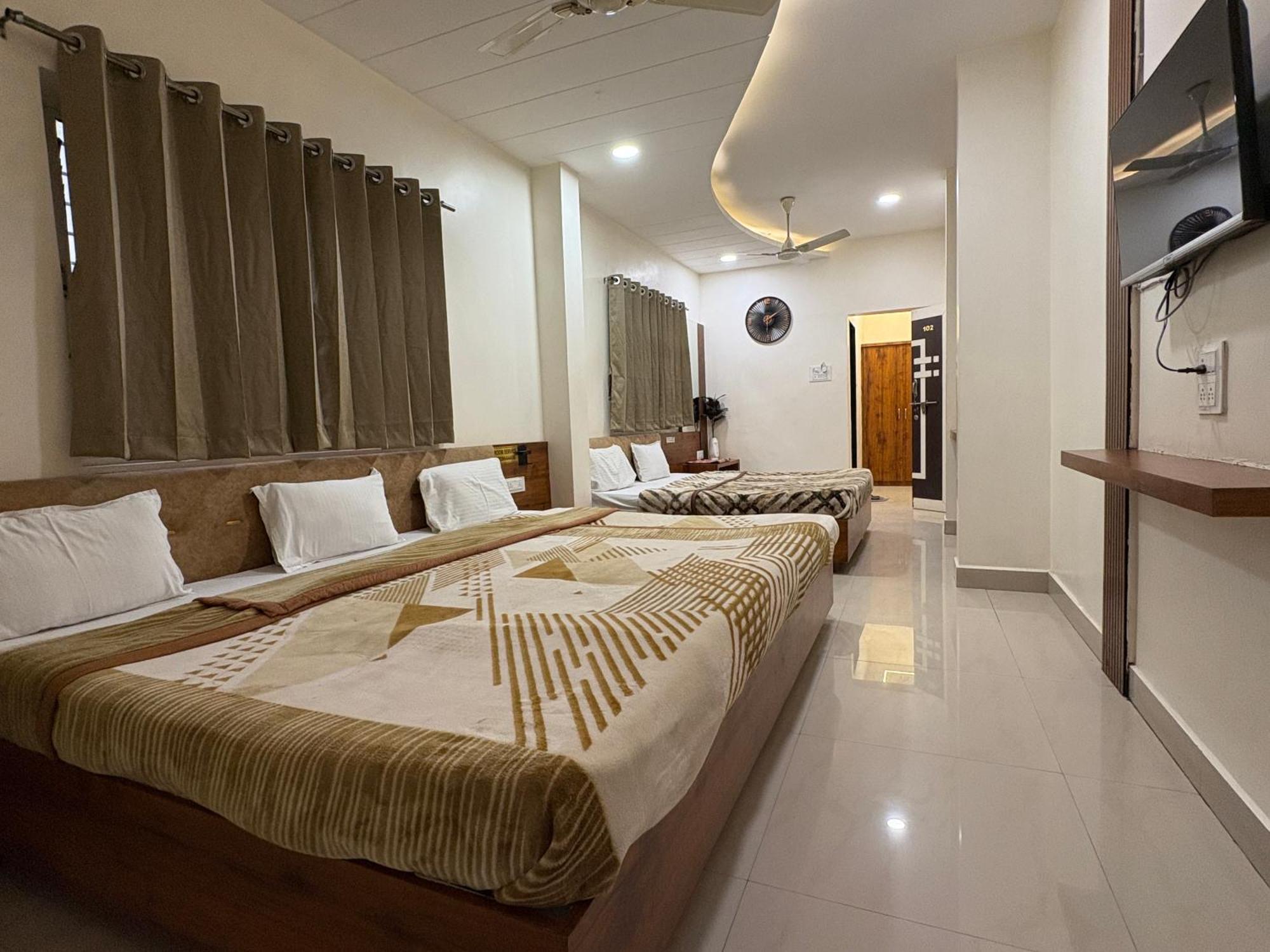 Hotel Anantshree อุจเจน ภายนอก รูปภาพ
