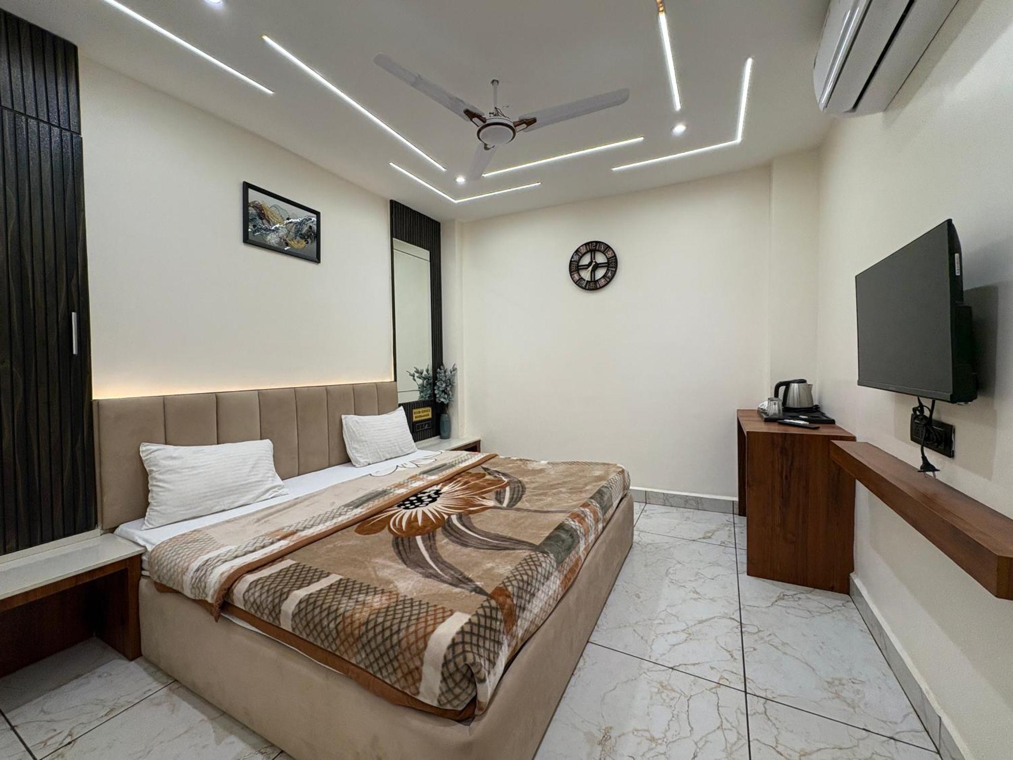 Hotel Anantshree อุจเจน ภายนอก รูปภาพ