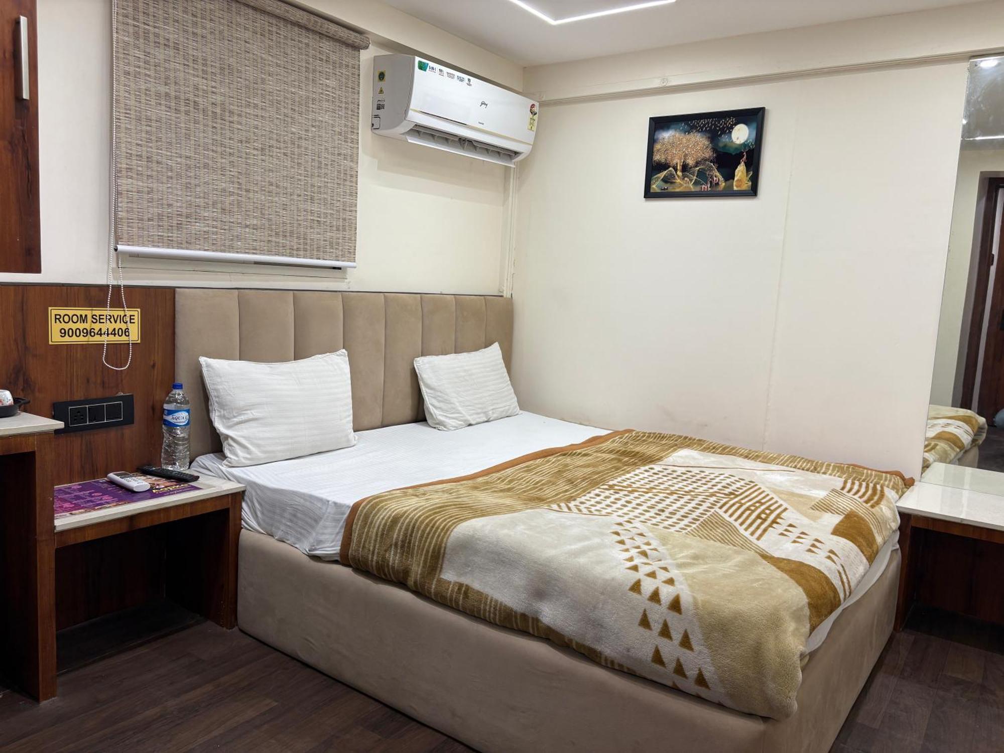 Hotel Anantshree อุจเจน ภายนอก รูปภาพ