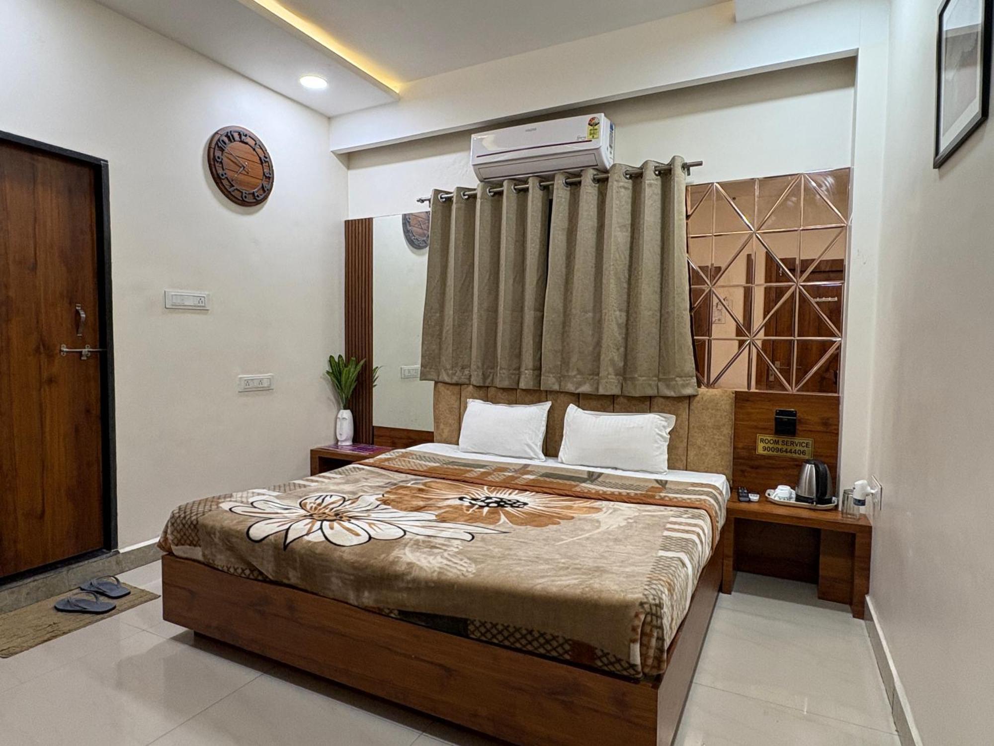 Hotel Anantshree อุจเจน ภายนอก รูปภาพ