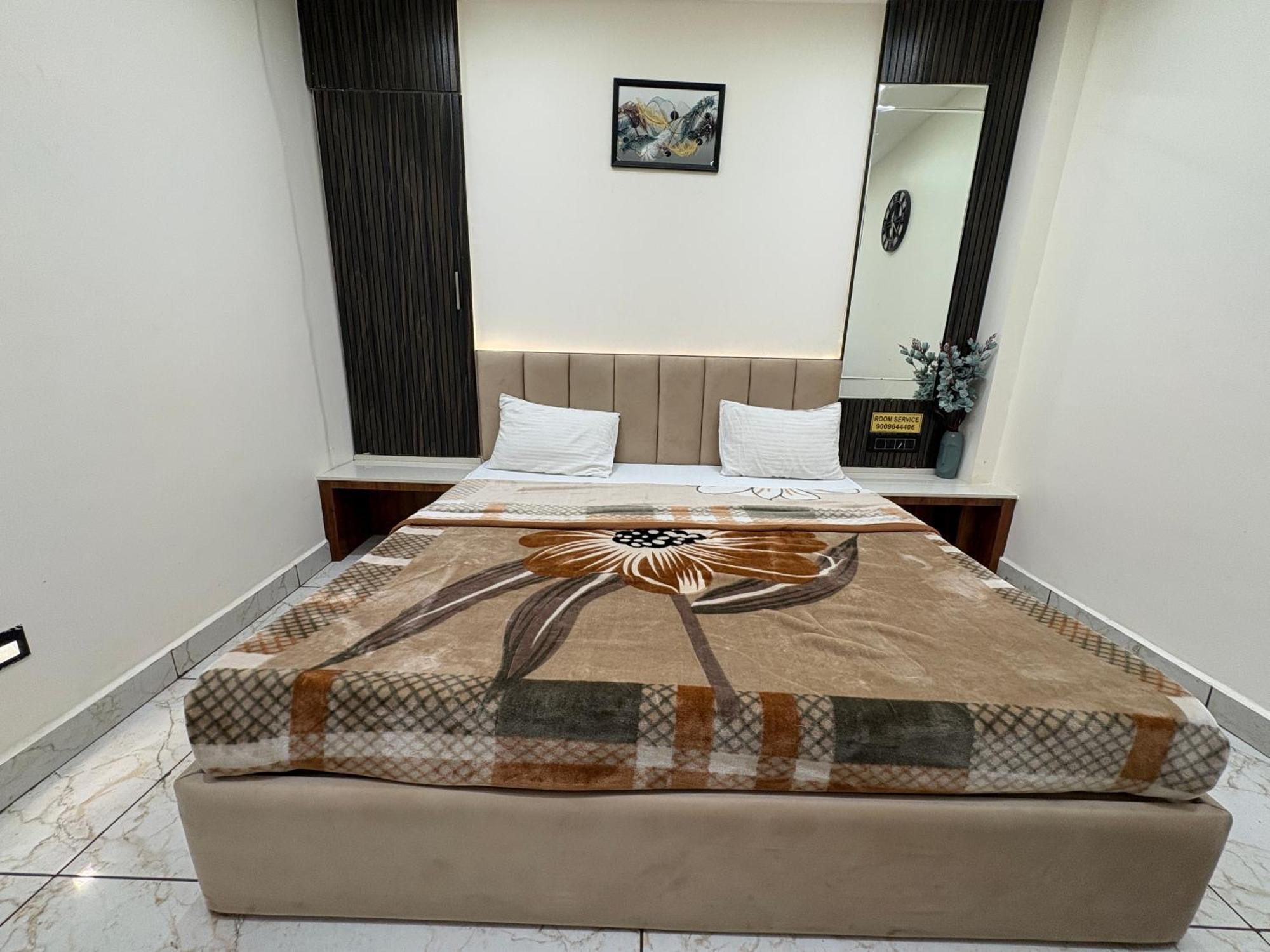 Hotel Anantshree อุจเจน ภายนอก รูปภาพ
