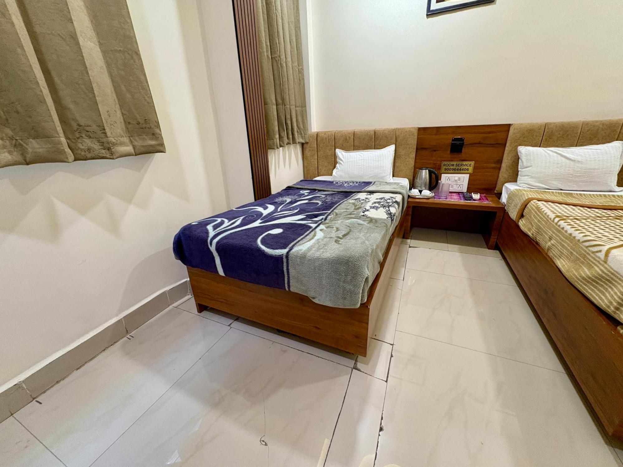 Hotel Anantshree อุจเจน ภายนอก รูปภาพ